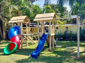 Playground infantil de madeira completo